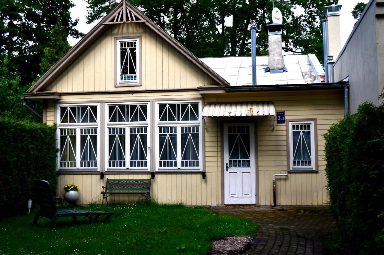 Cottages Delloress Jūrkalne エクステリア 写真